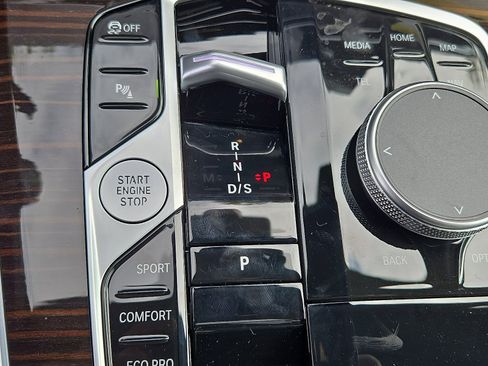 Used 2026 BMW X5 xDrive40i w/ Climate Comfort Package image 7