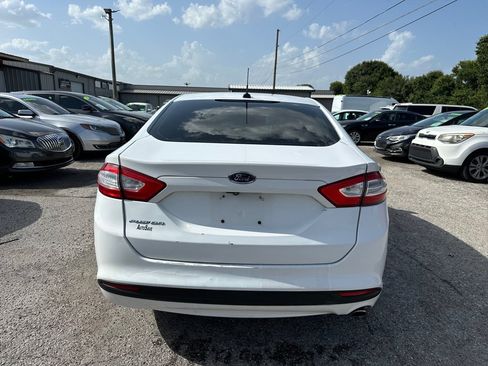 Used 2016 Ford Fusion SE FWD image 5
