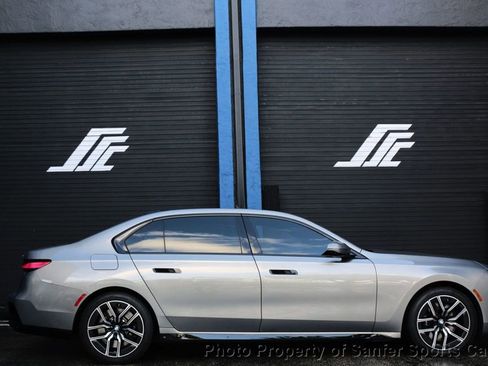 Used 2023 BMW 760i xDrive w/ Executive Package image 1