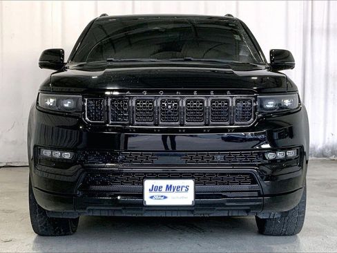 Used 2023 Jeep Grand Wagoneer Series II image 3