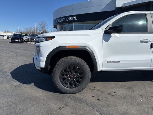 New 2026 GMC Canyon Elevation w/ Convenience Package image 5