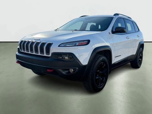 Used 2016 Jeep Cherokee Trailhawk w/ Comfort/Convenience Group image 2