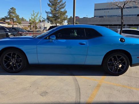 Used 2019 Dodge Challenger SXT w/ Blacktop Package image 9