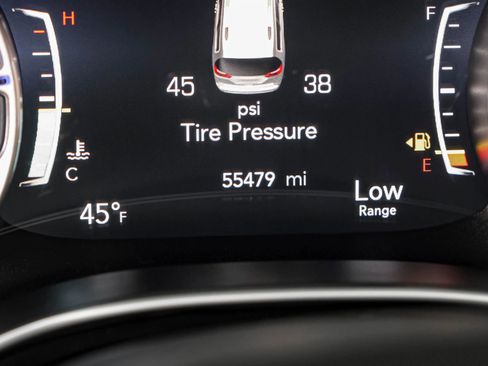 Used 2018 Chrysler Pacifica Limited image 19