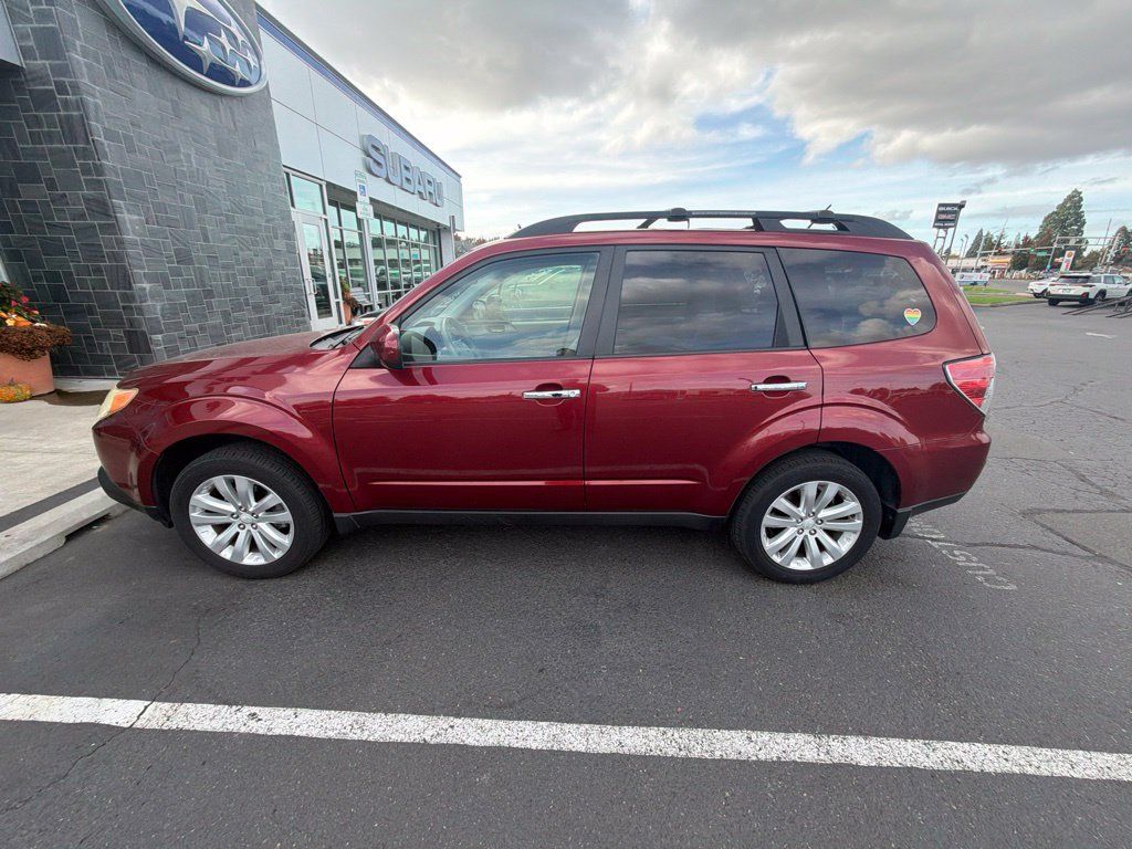 Used 2012 Subaru Forester 2.5X Premium w/ All-Weather Pkg AWD/4WD image 7