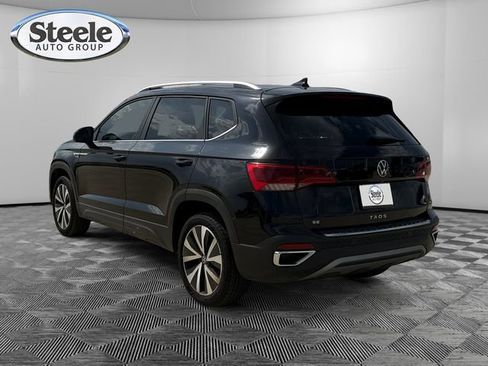 New 2024 Volkswagen Taos SE image 3