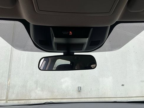 Used 2025 Nissan Rogue SV image 18