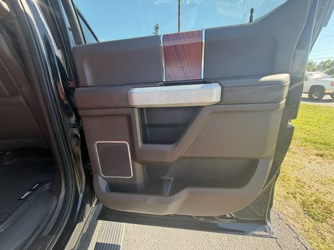 Used 2020 Ford F250 King Ranch w/ King Ranch Ultimate Package AWD/4WD image 16