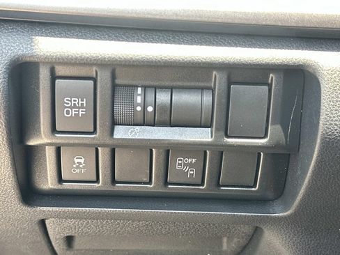 Used 2018 Subaru Crosstrek 2.0i Limited AWD/4WD image 17