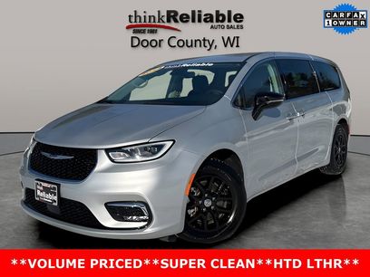 Used 2024 Chrysler Pacifica Touring-L
