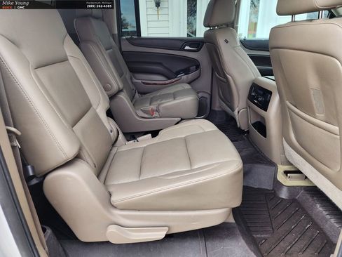 Used 2016 Chevrolet Suburban LTZ image 20