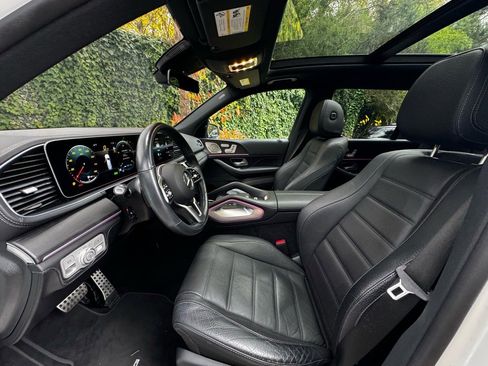 Used 2023 Mercedes-Benz GLS 450 4MATIC image 10