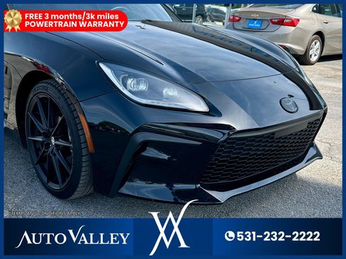 Used 2025 Toyota GR86 Premium w/ ALL Weather Mat Package (TMS) RWD image 10