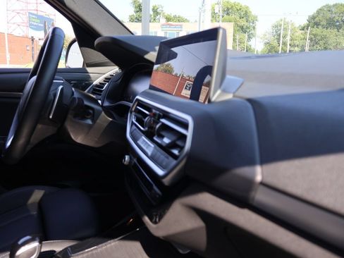 Used 2024 BMW X3 xDrive30i AWD/4WD image 9