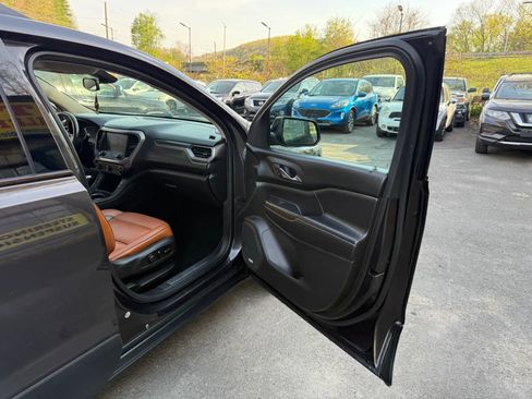 Used 2018 GMC Acadia SLT AWD/4WD image 15