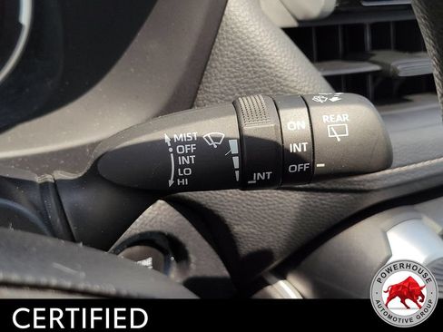 Used 2024 Toyota RAV4 XLE FWD image 32