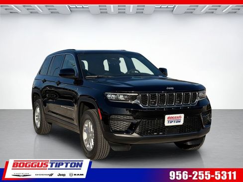 New 2026 Jeep Grand Cherokee Laredo image 1