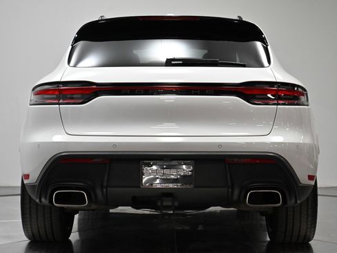 Used 2023 Porsche Macan image 14