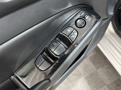 Used 2023 Nissan Altima 2.5 SV FWD image 30