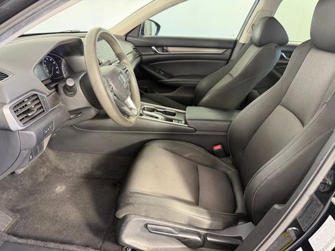 Used 2020 Honda Accord LX image 5