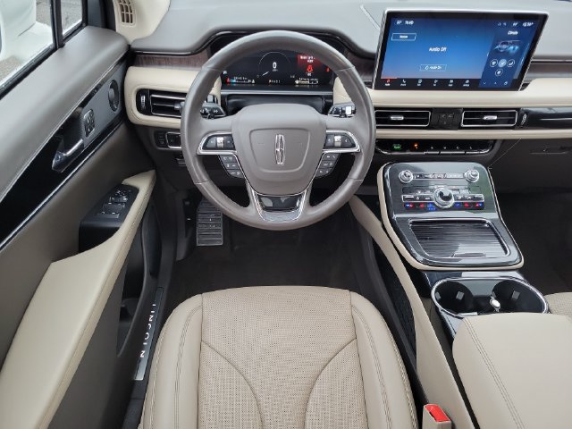 Used 2023 Lincoln Nautilus Reserve w/ Equipment Group 201A AWD/4WD image 27
