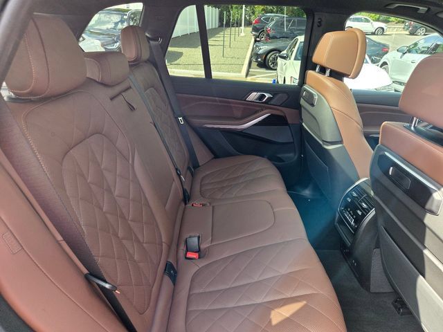 Used 2025 BMW X5 xDrive40i w/ Climate Comfort Package AWD/4WD image 30