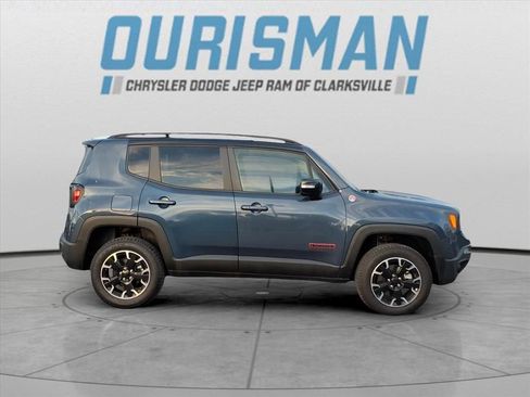 Used 2023 Jeep Renegade Trailhawk image 2