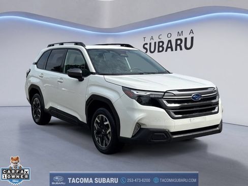 Used 2025 Subaru Forester Premium AWD/4WD image 32