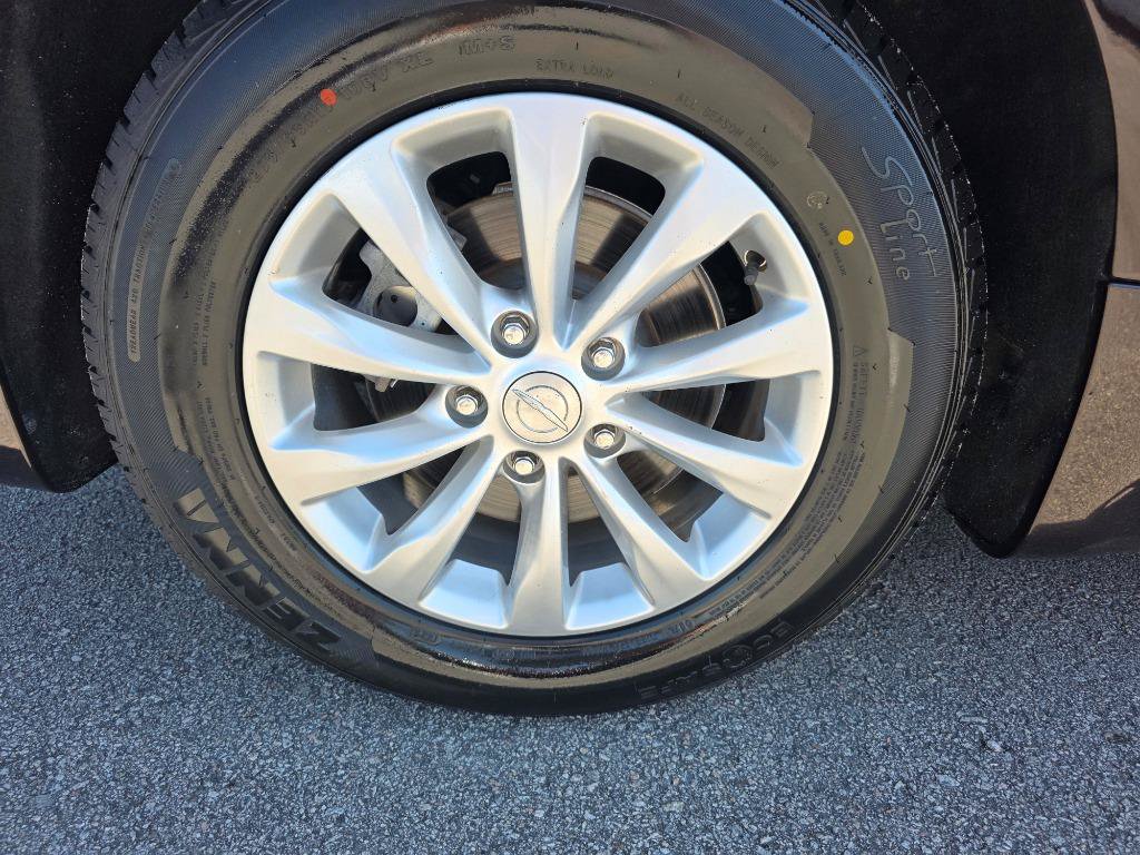 Used 2018 Chrysler Pacifica LX w/ Tire & Wheel Group FWD image 20