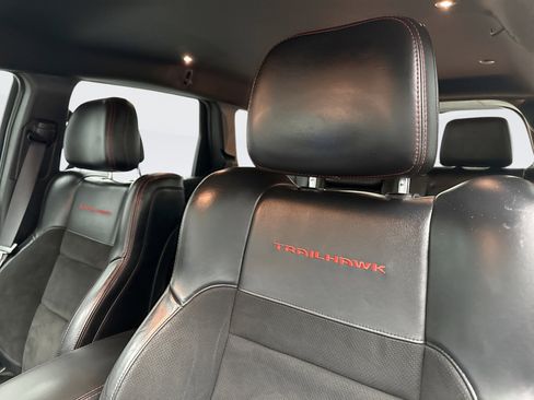 Used 2019 Jeep Grand Cherokee Trailhawk AWD/4WD image 10