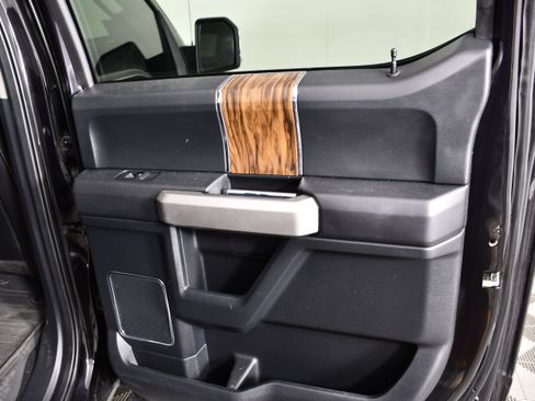 Used 2019 Ford F150 Lariat w/ Equipment Group 502A Luxury AWD/4WD image 51