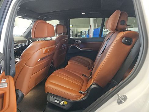Used 2024 BMW X7 xDrive40i w/ Executive Package image 9