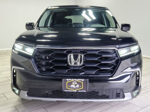 Used 2025 Honda Pilot EX-L image 8
