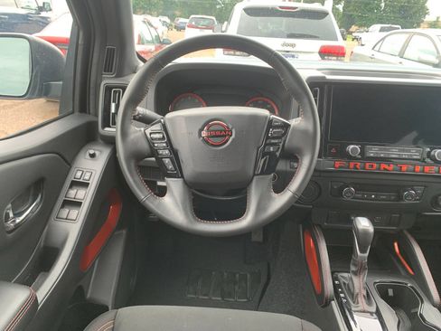 Used 2025 Nissan Frontier Pro-X RWD image 18