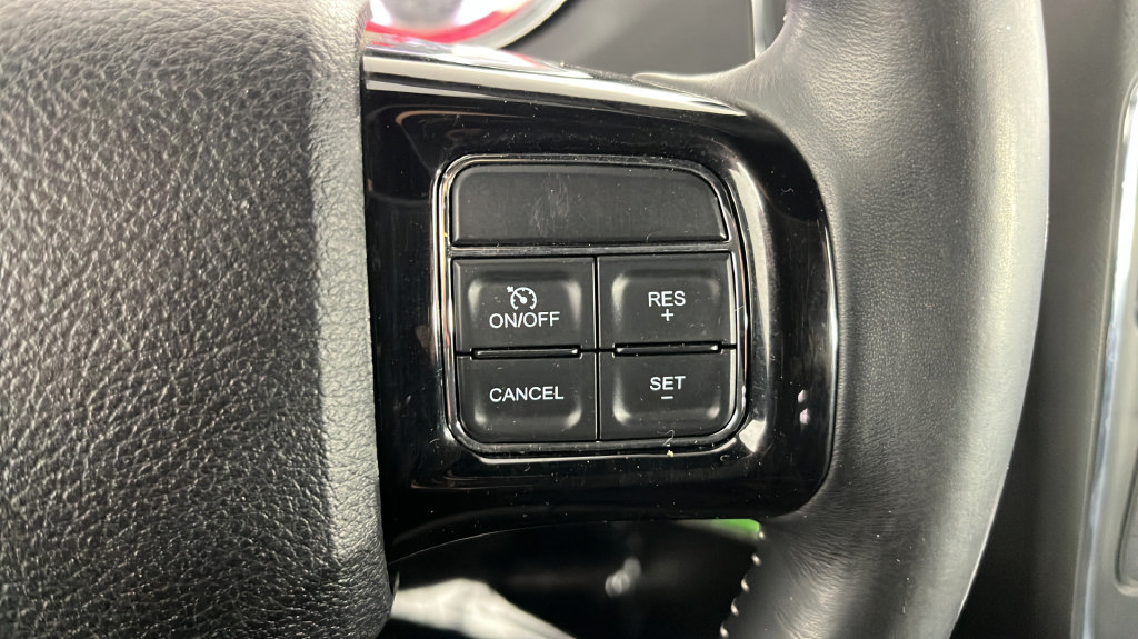 Used 2018 Dodge Grand Caravan SE FWD image 23