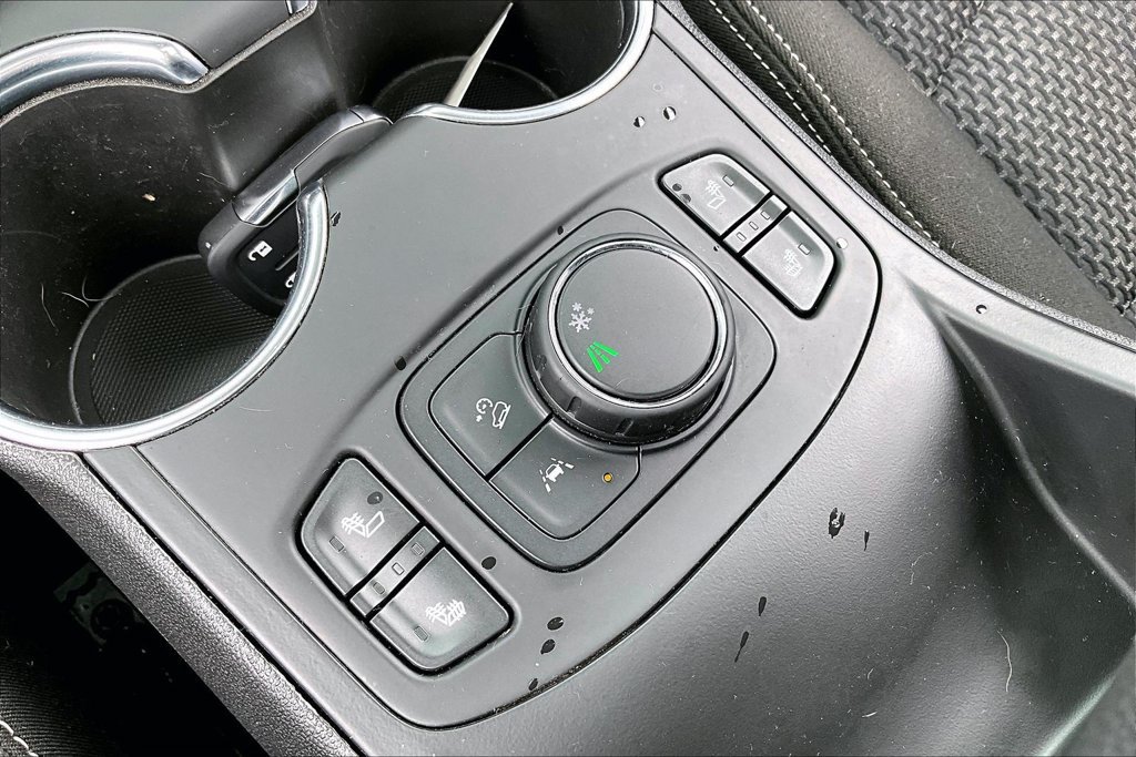 Used 2023 GMC Terrain SLE w/ Driver Convenience Package FWD image 24