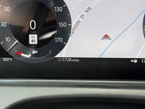 Certified 2026 Land Rover Range Rover Velar Dynamic SE AWD/4WD image 31