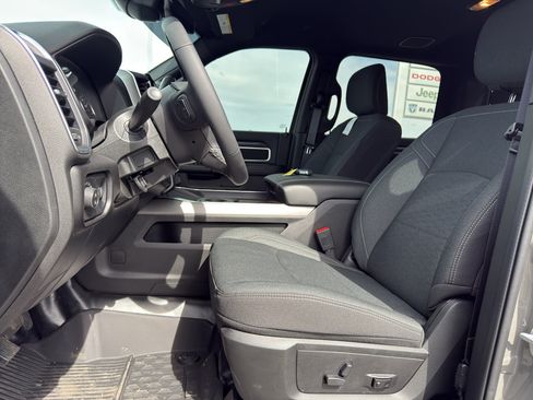 New 2026 RAM 2500 Big Horn AWD/4WD image 9