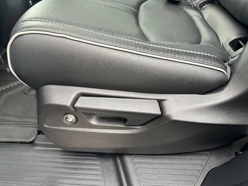 Used 2025 Honda Pilot Elite image 24