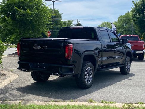 Used 2024 GMC Sierra 1500 AT4 w/ AT4 Premium Package AWD/4WD image 4