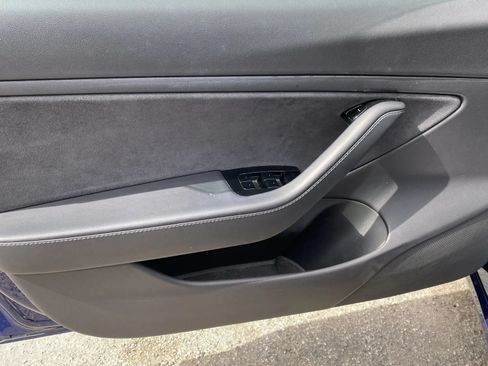 Used 2019 Tesla Model 3 RWD image 12