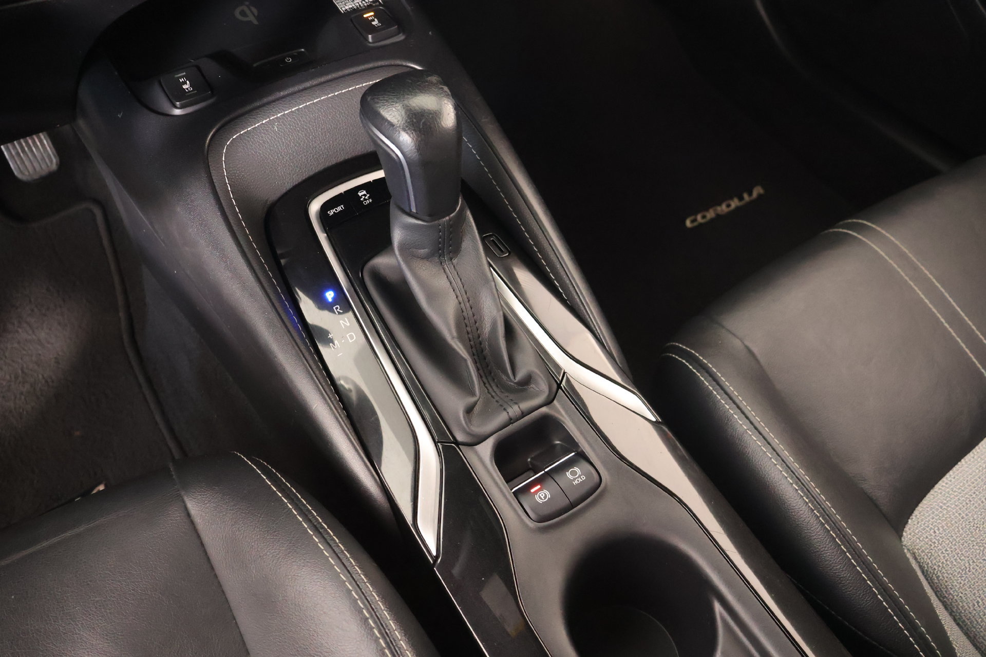 Used 2019 Toyota Corolla XSE FWD image 9