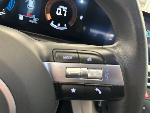 Used 2025 Hyundai Tucson SEL FWD image 25