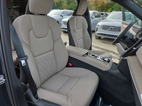 New 2026 Volvo XC90 B6 Plus image 19