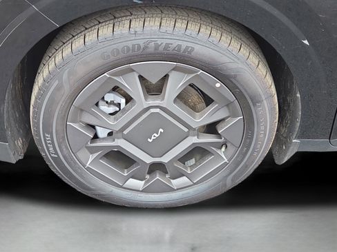 New 2026 Kia Carnival SX image 9