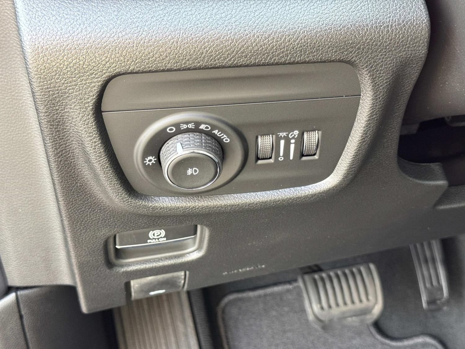 New 2026 Jeep Grand Cherokee Limited w/ Limited Altitude Package AWD/4WD image 30