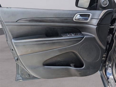 Used 2022 Jeep Grand Cherokee Laredo RWD image 11