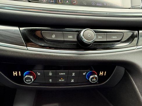 Used 2021 Buick Enclave Essence w/ Sport Touring Edition FWD image 33
