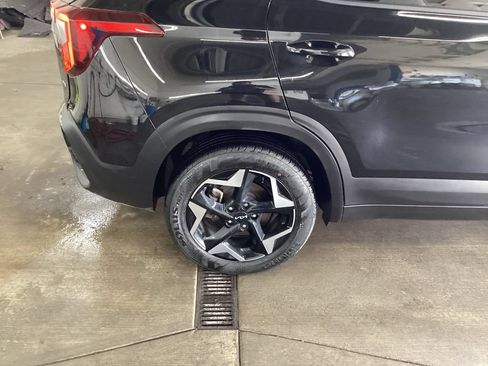 Used 2025 Kia Seltos S AWD/4WD image 20
