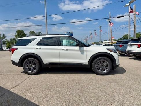 New 2026 Ford Explorer Active w/ Active Comfort Package AWD/4WD image 7